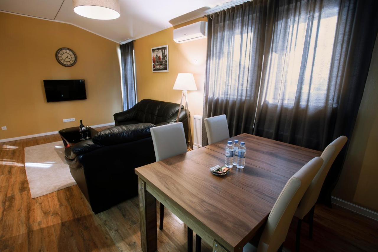 Apart Hotel West Tbilisi Bagian luar foto