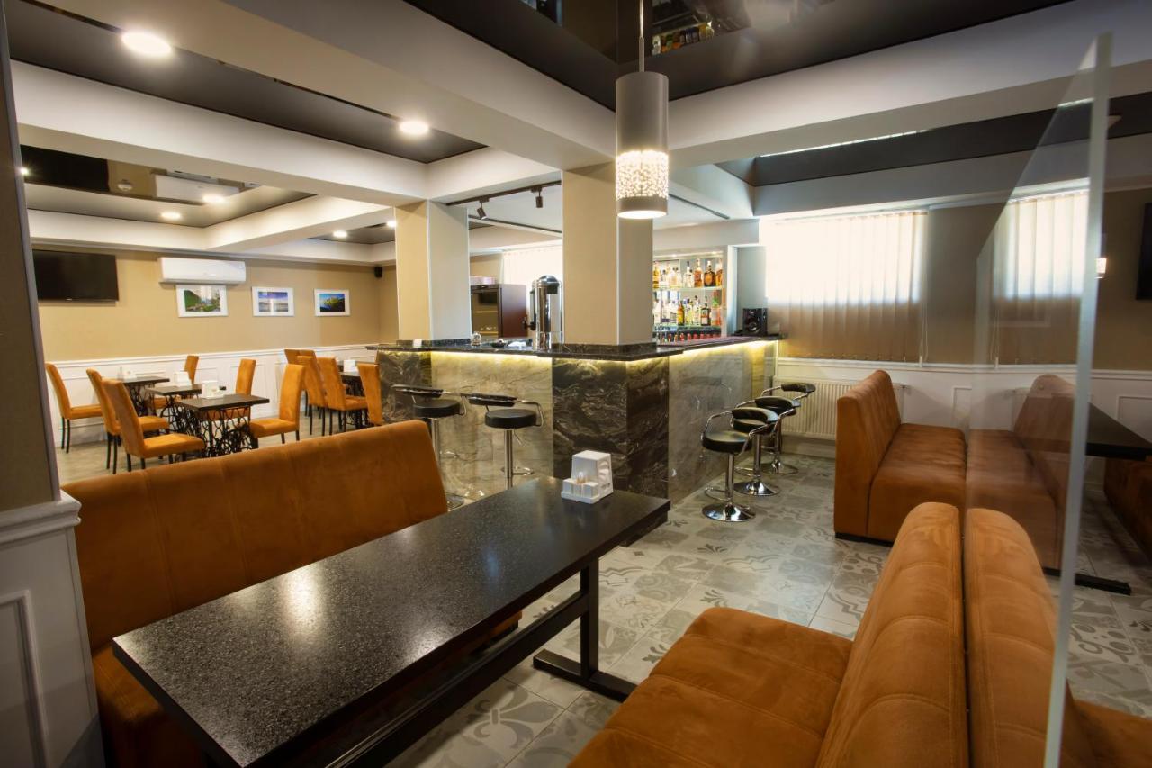 Apart Hotel West Tbilisi Bagian luar foto