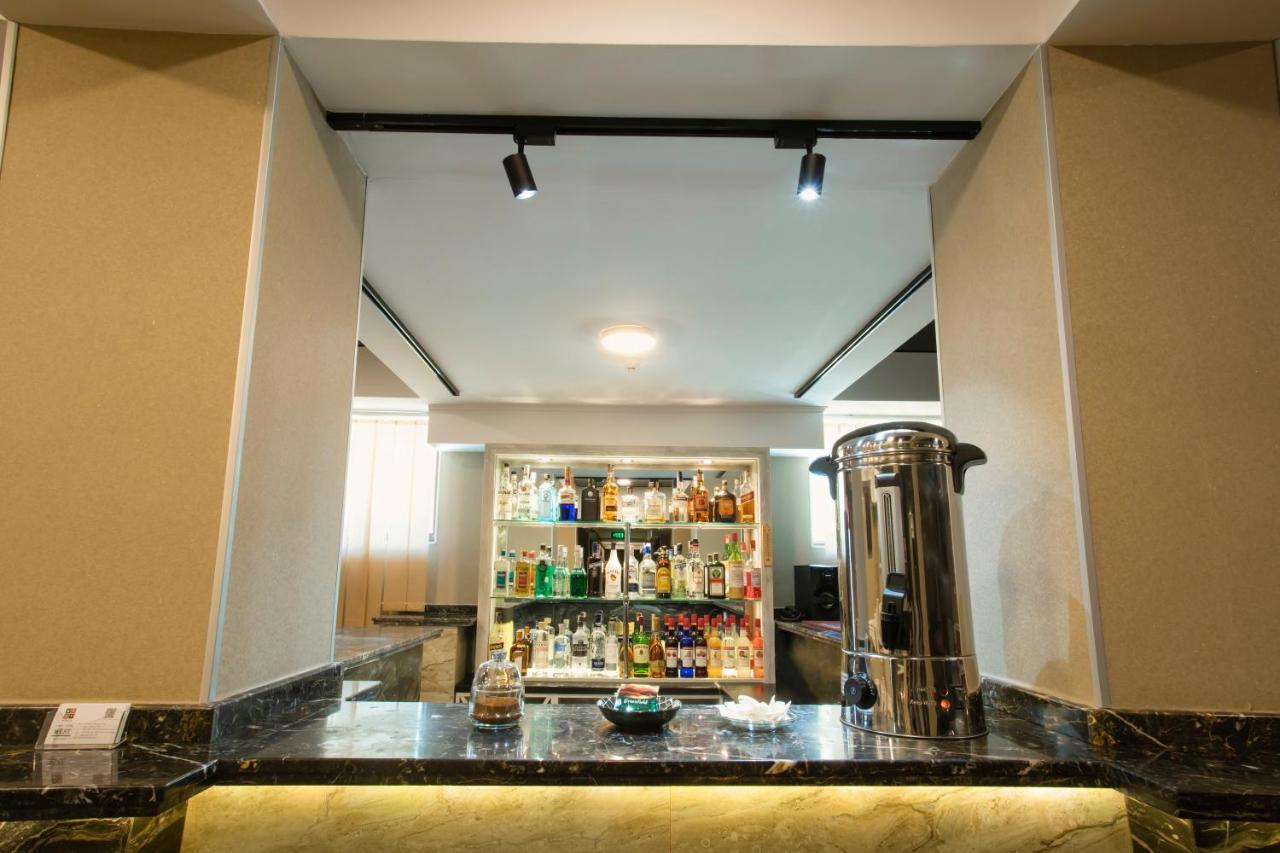 Apart Hotel West Tbilisi Bagian luar foto