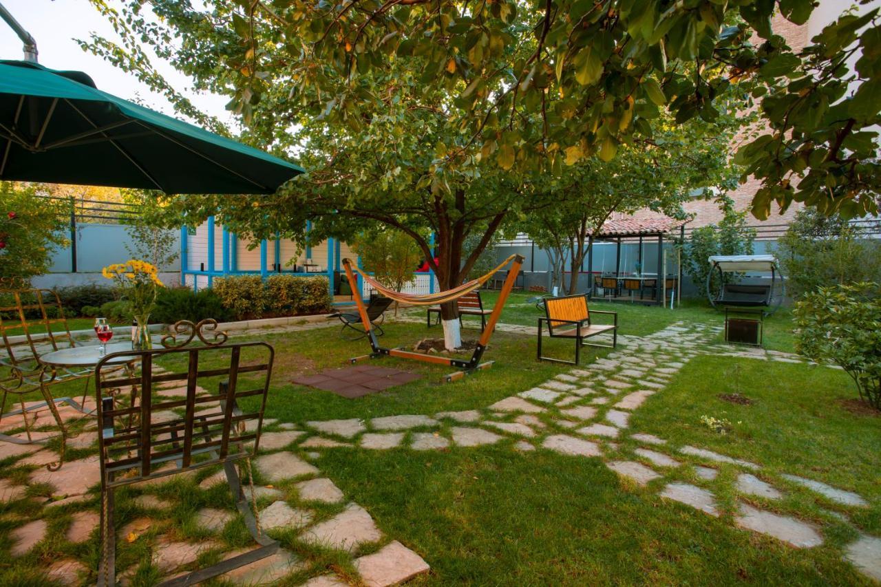 Apart Hotel West Tbilisi Bagian luar foto