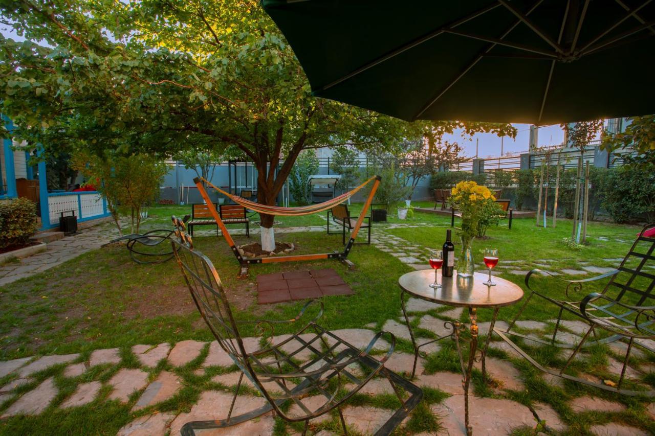 Apart Hotel West Tbilisi Bagian luar foto