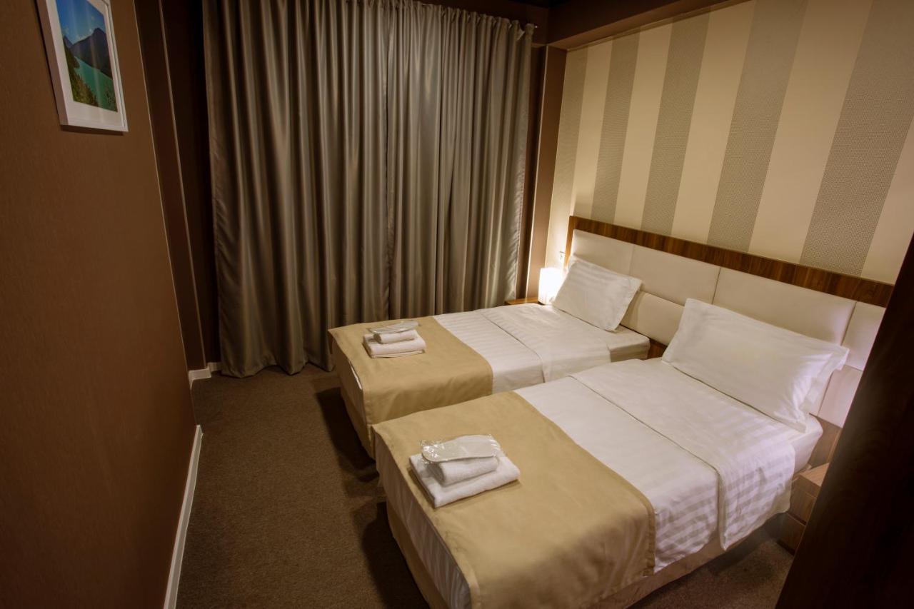 Apart Hotel West Tbilisi Bagian luar foto