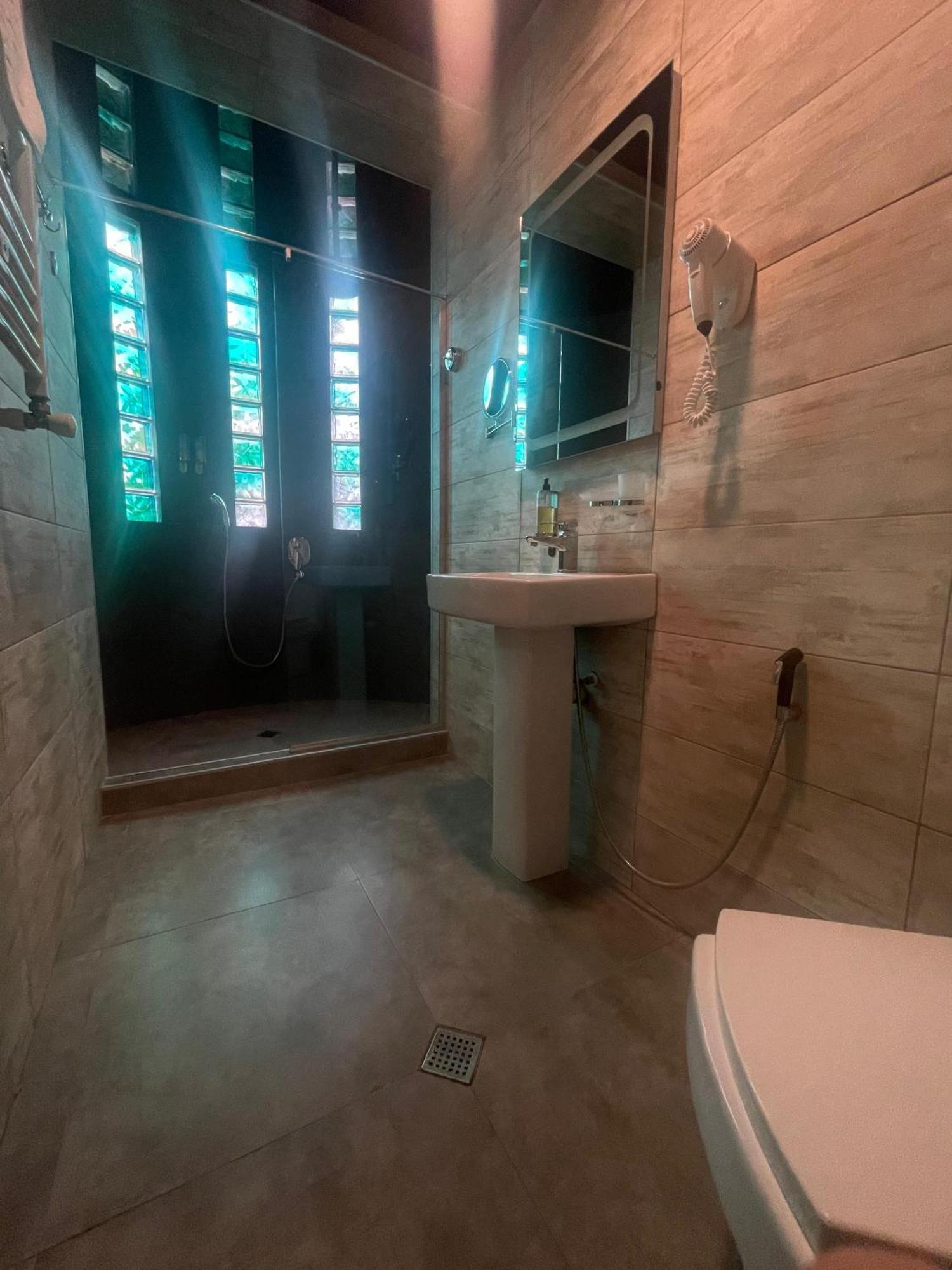 Apart Hotel West Tbilisi Bagian luar foto