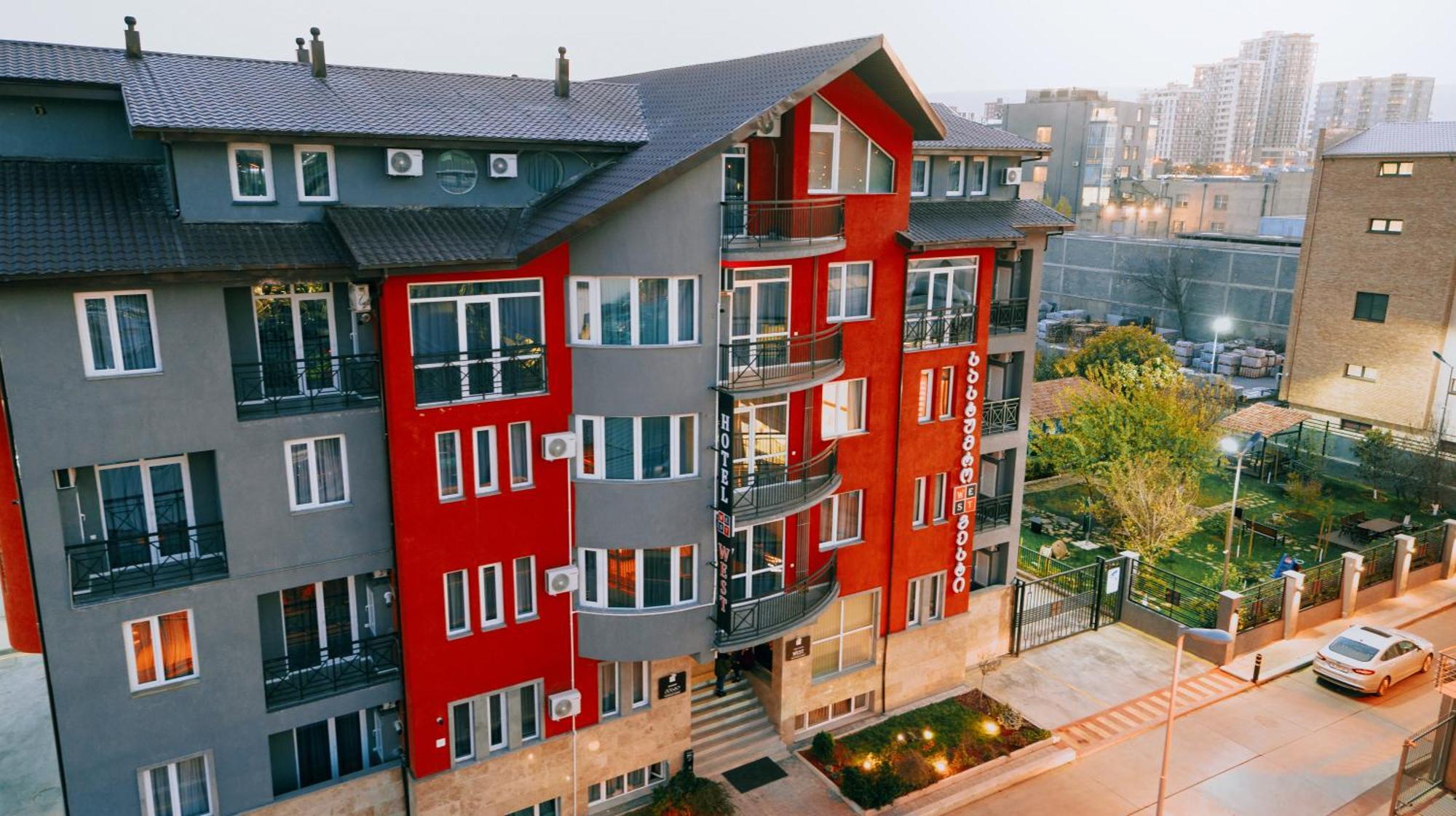 Apart Hotel West Tbilisi Bagian luar foto